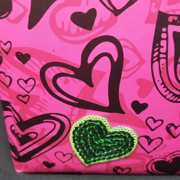 TEEN NIV THINLINE HOLY BIBLE - PINK WITH HEARTS - Picture 10 of 11